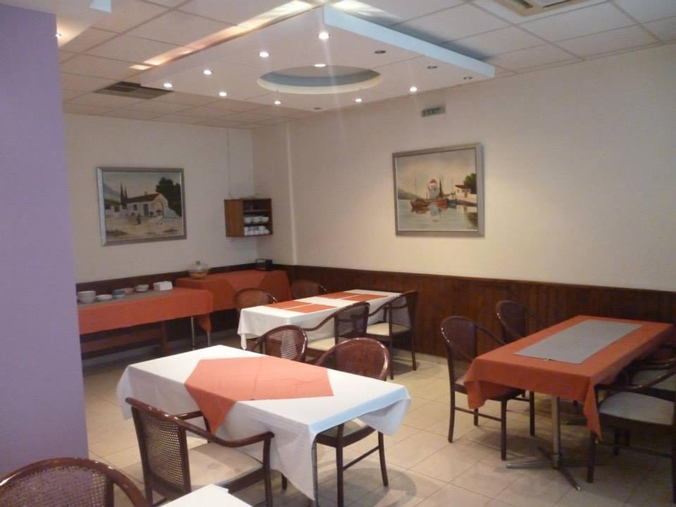 Hotel Korinthos Екстериор снимка
